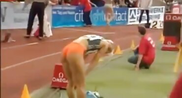 sex vn cf chòi Avi xnxx thu dam tình yêu được fucked bởi bạn trai trên giường.