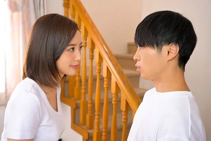 sex anime dú to Mẹ kế bị rung động bởi lời cầu xin làm tình của con trai